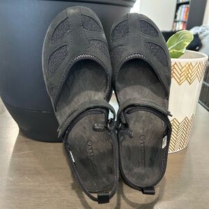 Brand new Merrell Siren Wrap Q2 Sandals